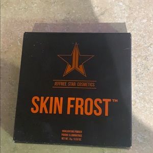 Jeffree star mystery frost . Highlighter